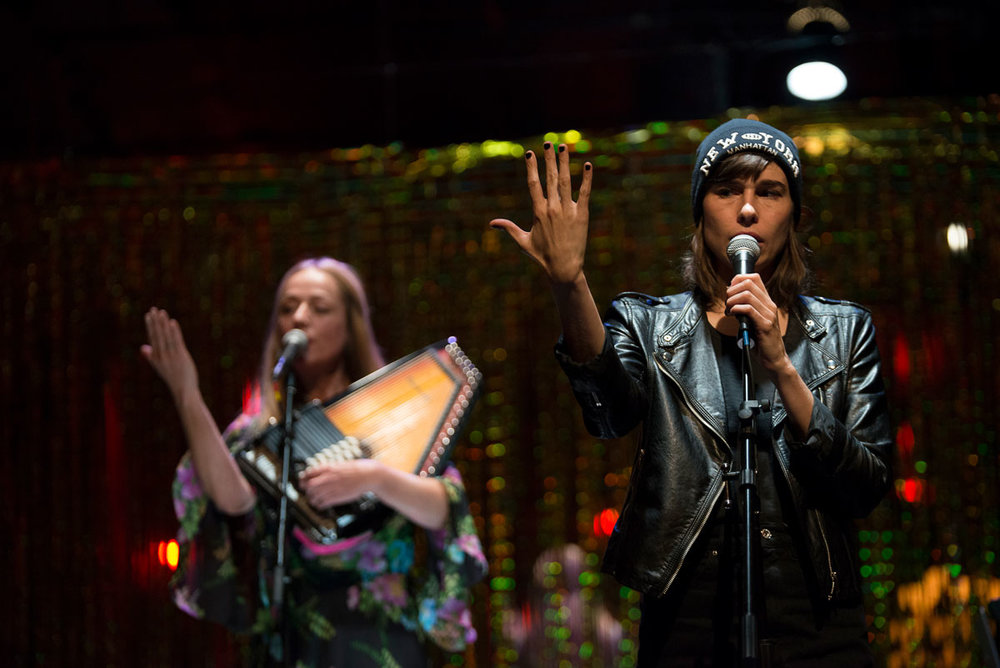 Performer:innen Doreen Kutzke und Esther Becker